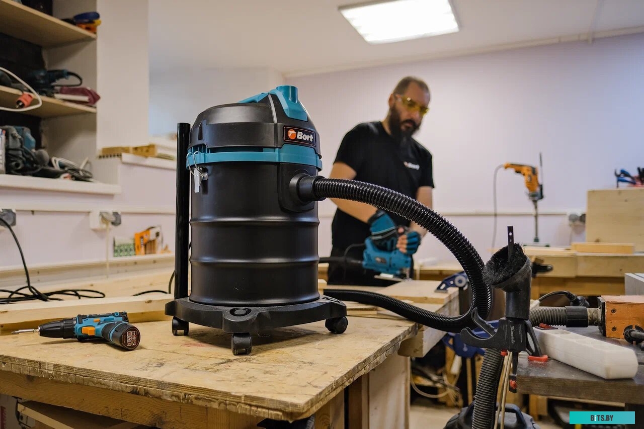 Пылесос Bort BSS-1530 Black <93412628>