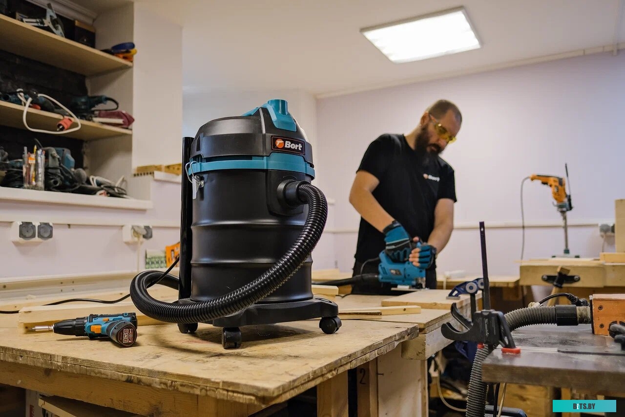 Пылесос Bort BSS-1530 Black <93412628>