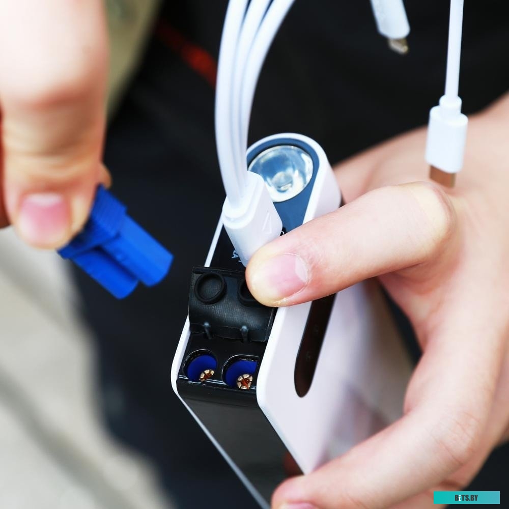 Портативное пусковое устройство Deko DKJS11000 <051-8051>