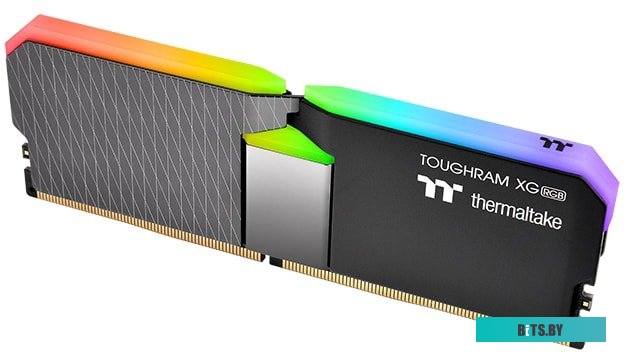 Модуль памяти Thermaltake ToughRam XG RGB 2x8ГБ DDR4 4400 МГц R016D408GX2-4400C19A