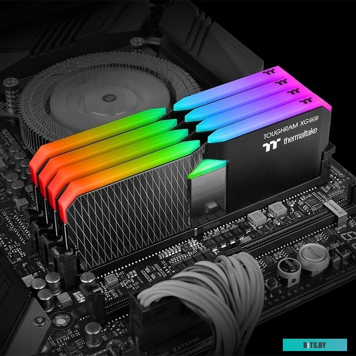 Модуль памяти Thermaltake ToughRam XG RGB 2x8ГБ DDR4 4400 МГц R016D408GX2-4400C19A