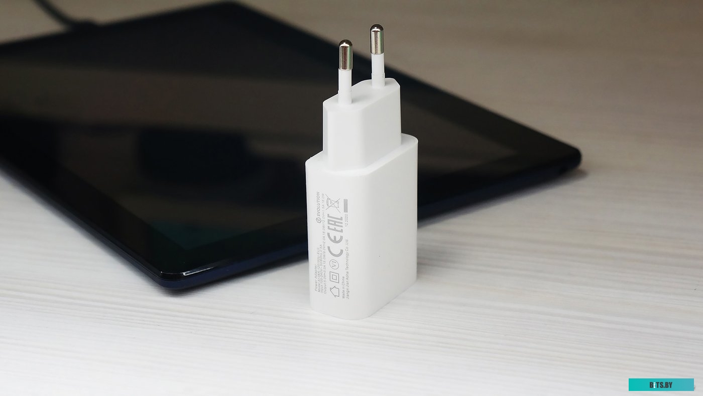 Сетевое зарядное Evolution A138A-12015OU-EU3