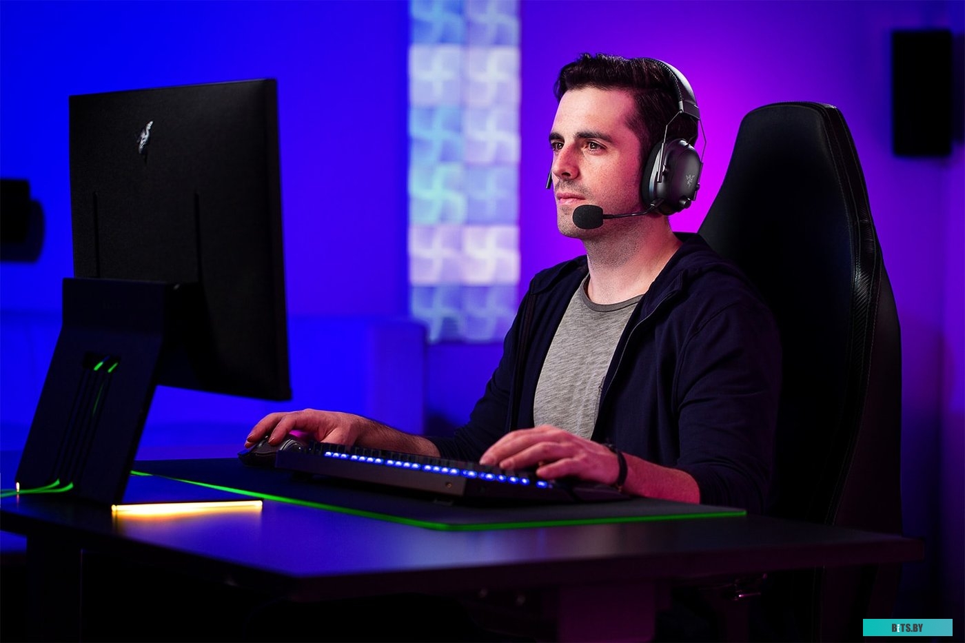 Наушники (Гарнитура) Razer Blackshark V2 Pro <RZ04-03220100-R3M1>