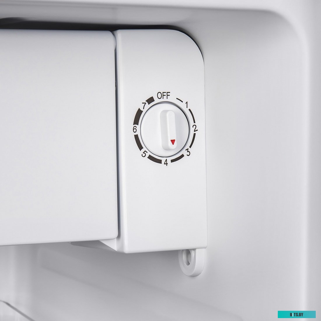 Холодильник MAUNFELD MFF50W