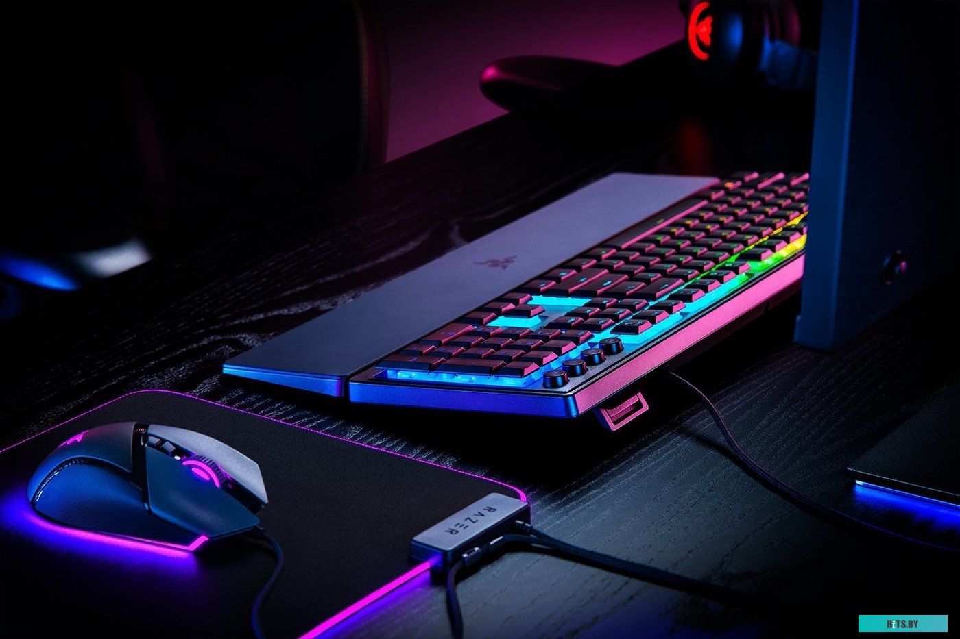 Клавиатура Razer Ornata V3 <RZ03-04460800-R3R1>