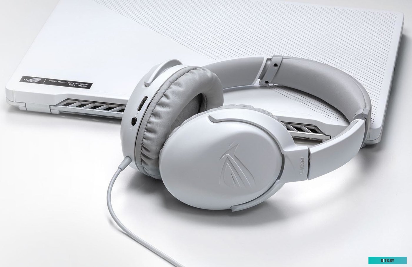 Наушники (Гарнитура) Asus ROG Strix Go Core Moonlight White <90YH0381-B1UA00>