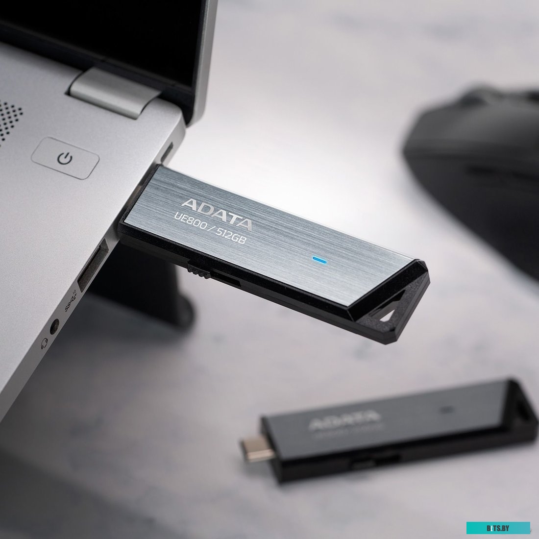 Флеш-накопитель ADATA UE800 512GB
