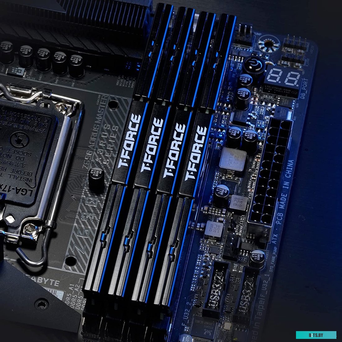 Team T-Force Vulcan 2x16ГБ DDR5 6000 МГц FLBD532G6000HC38ADC01