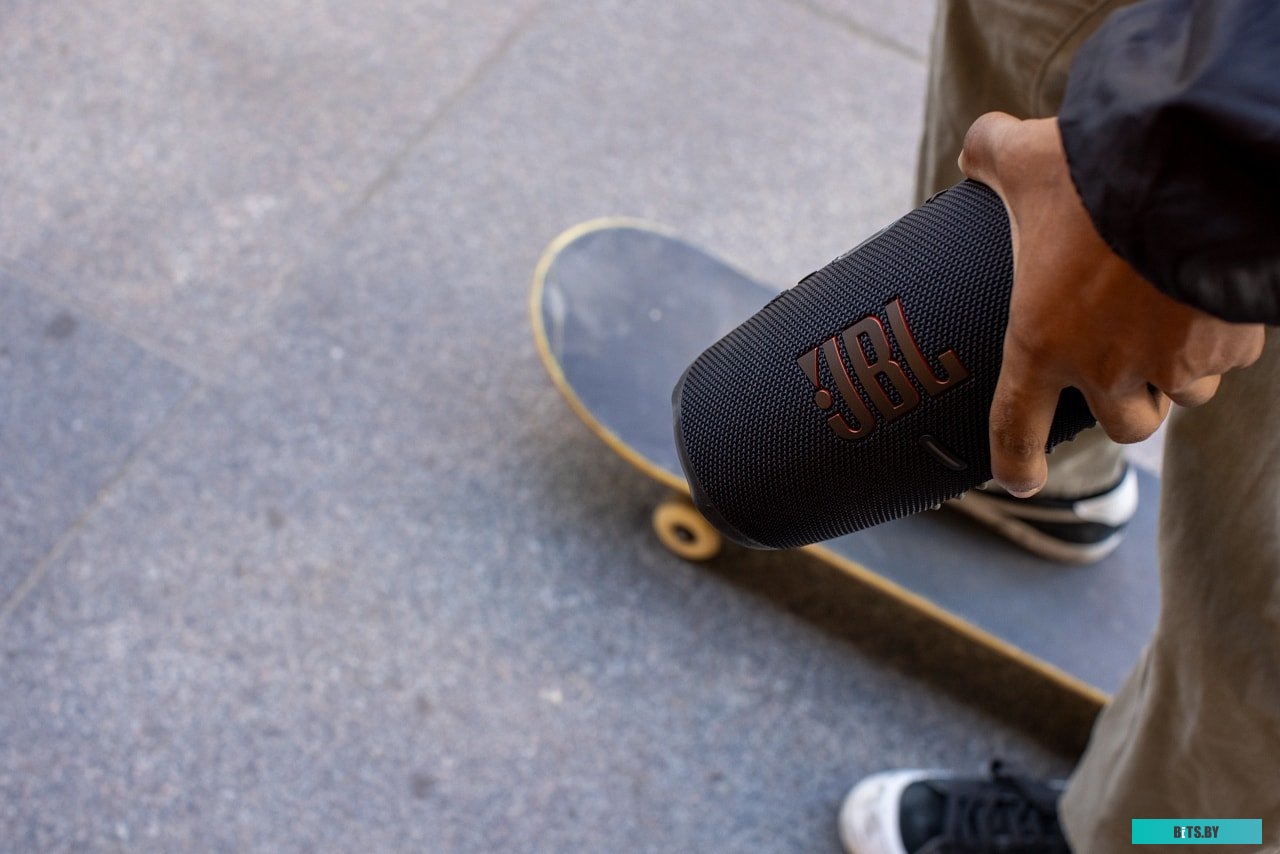 Беспроводная колонка JBL Charge 5 (серый) <JBLCHARGE5GRY>