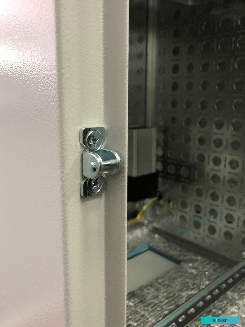 Шкаф коммутационный ЦМО настенный 9U 600x530мм пер.дв.вентил. серый <ШТВ-Н-9.6.5-4ААА>