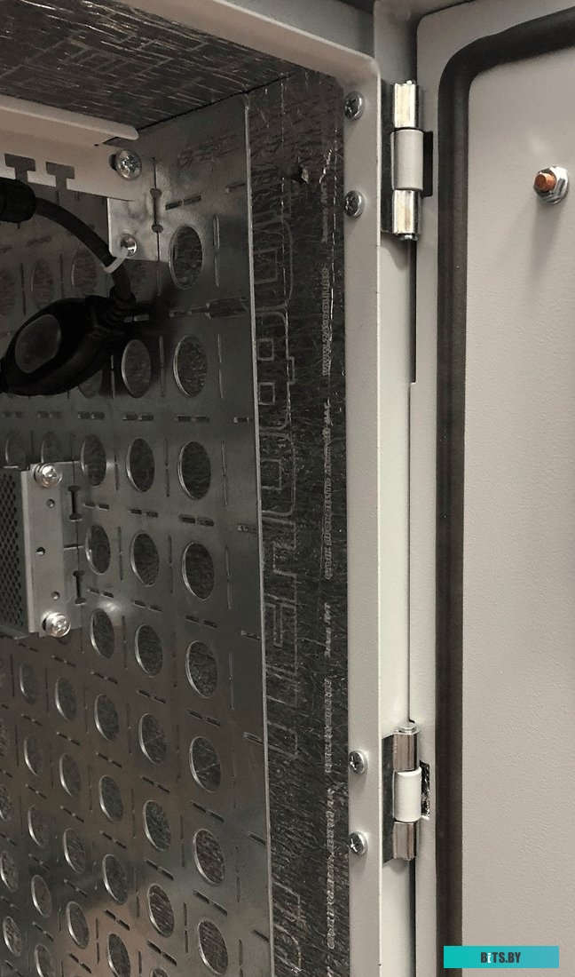 Шкаф коммутационный ЦМО настенный 9U 600x530мм пер.дв.вентил. серый <ШТВ-Н-9.6.5-4ААА>