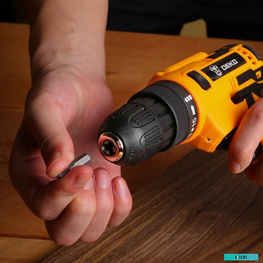 Дрель-шуруповерт Deko Banger SET 93 063-4168 (с 2-мя АКБ, кейс, набор оснастки)