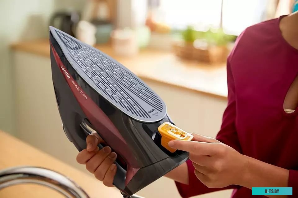 DST7022/40 Утюг AZUR 7000 SERIES DST7022/40 BLACK/RED PHILIPS