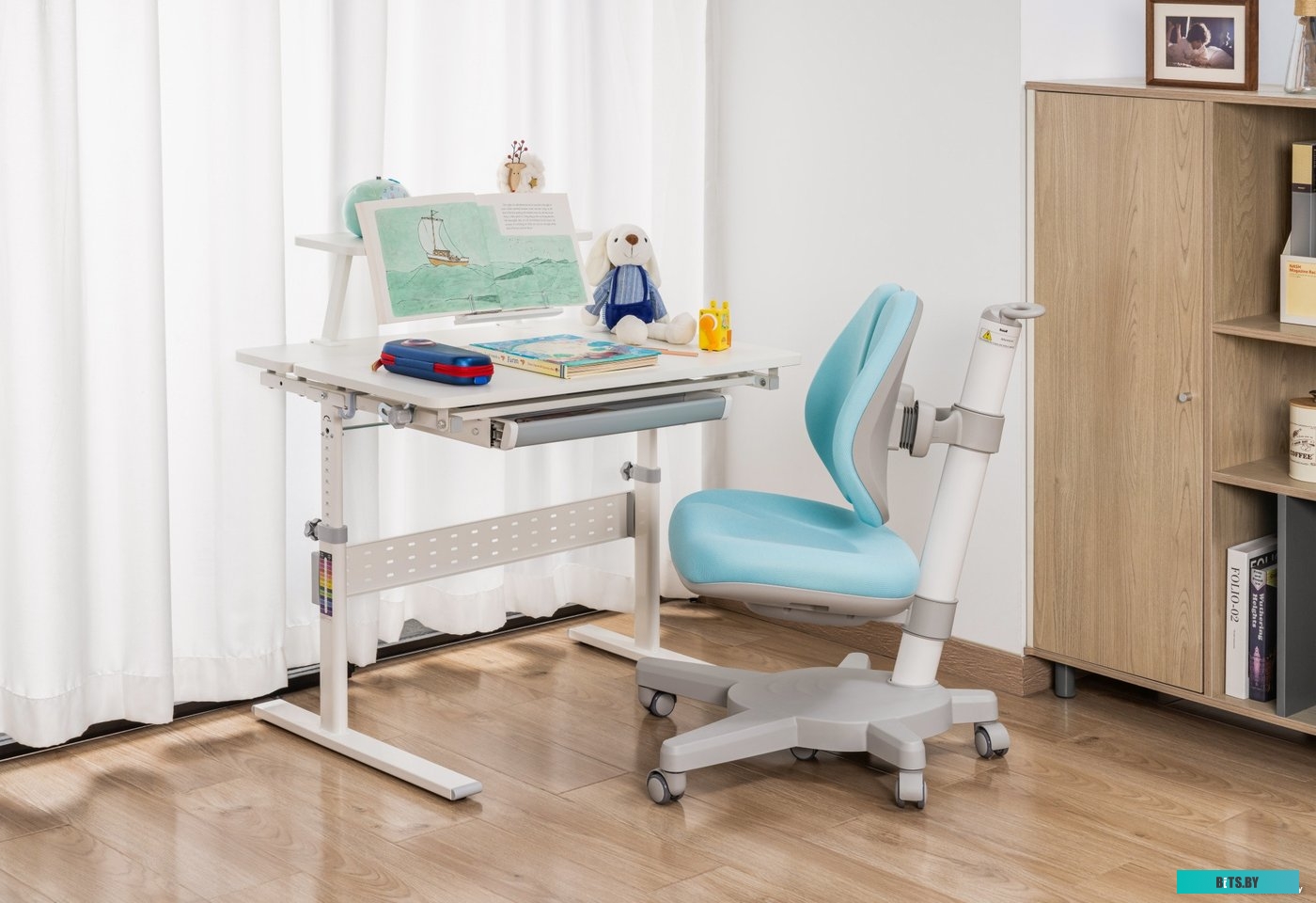 CS-CHR-3604BL Кресло детское Cactus CS-CHR-3604BL голубой крестов. пластик серый