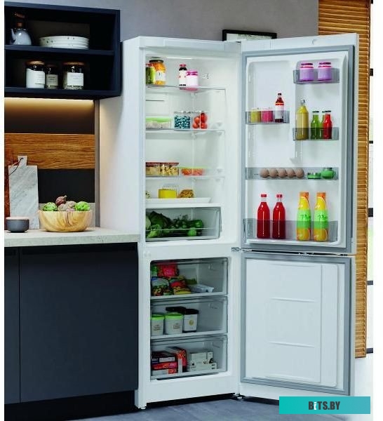 869892400350 Холодильник Hotpoint HT 5200 S 2-хкамерн. серебристый