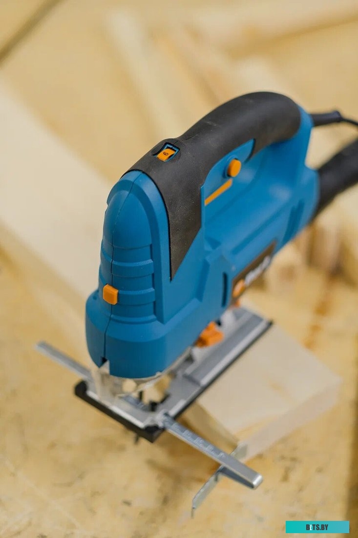 93413519 Измельчитель Bort Titan 7000 780Вт черный