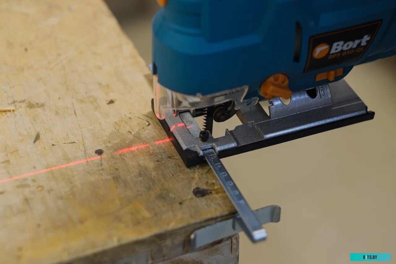 93413519 Измельчитель Bort Titan 7000 780Вт черный