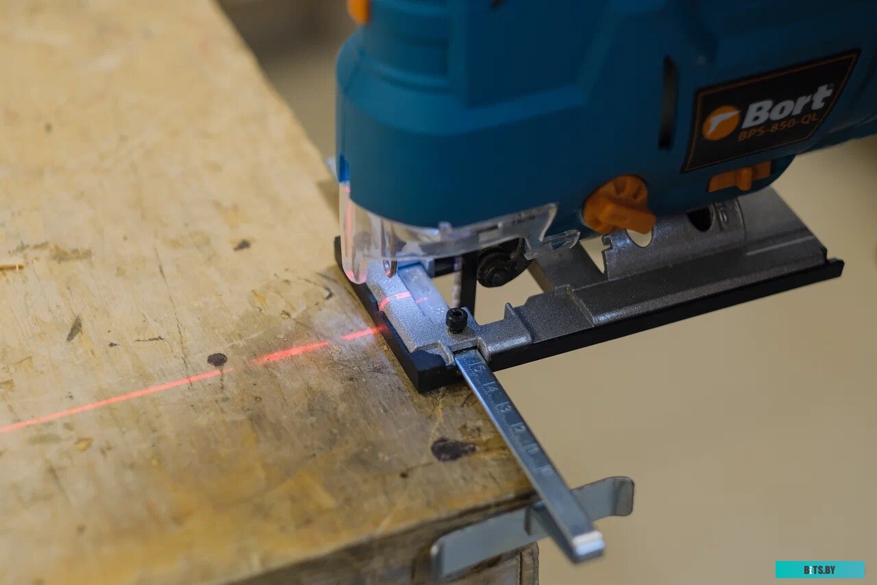 93413519 Измельчитель Bort Titan 7000 780Вт черный