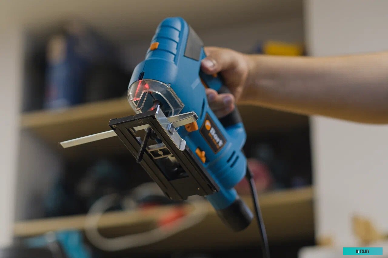 93413519 Измельчитель Bort Titan 7000 780Вт черный