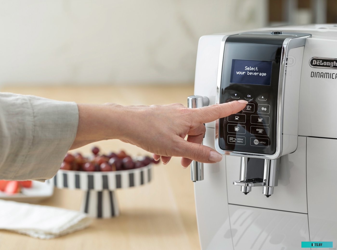 ECAM350.35 W Кофемашина Delonghi Dinamica ECAM350.35.W 1450Вт белый
