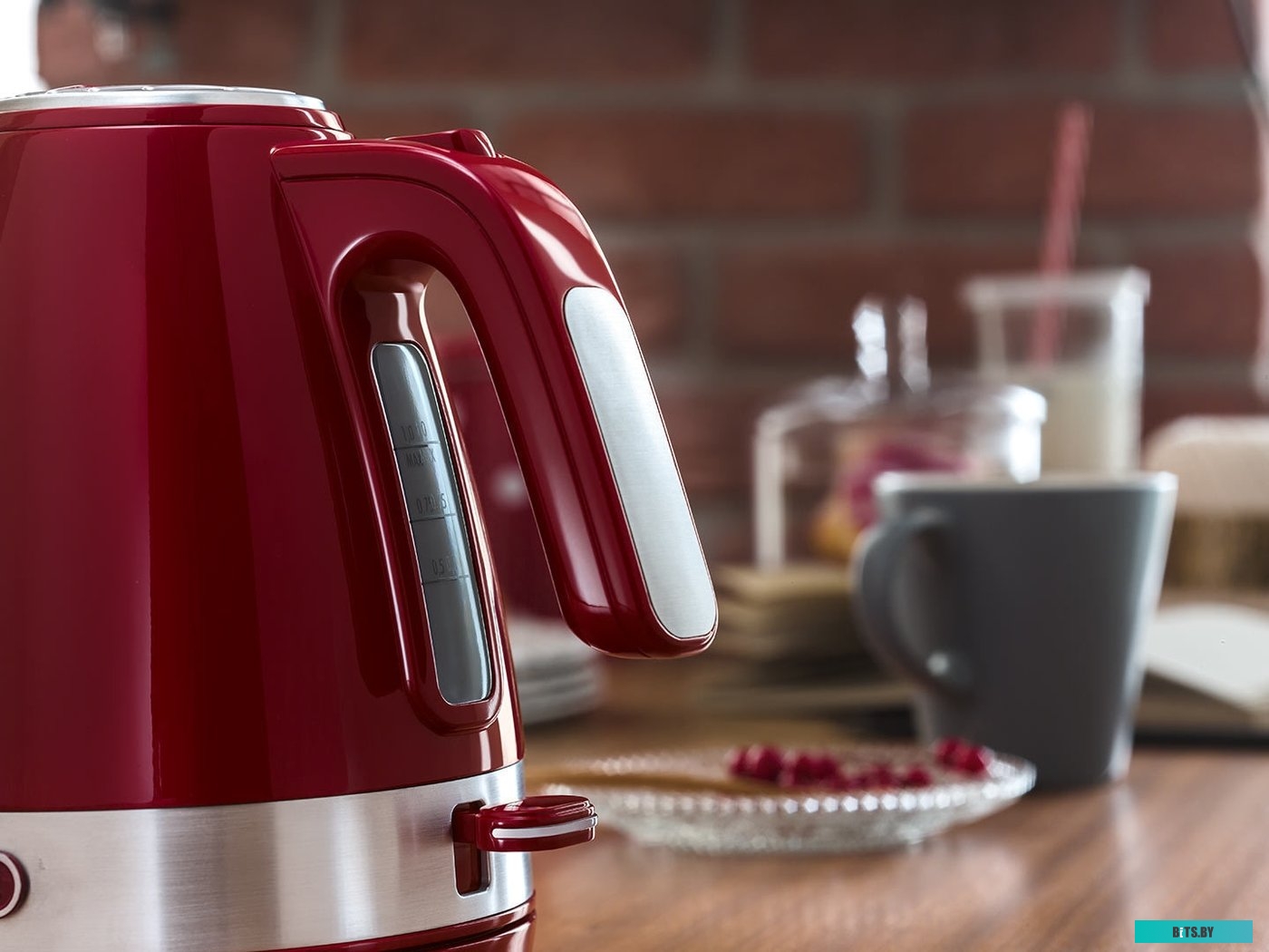 Электрочайник DeLonghi Active Line KBLA2001.R