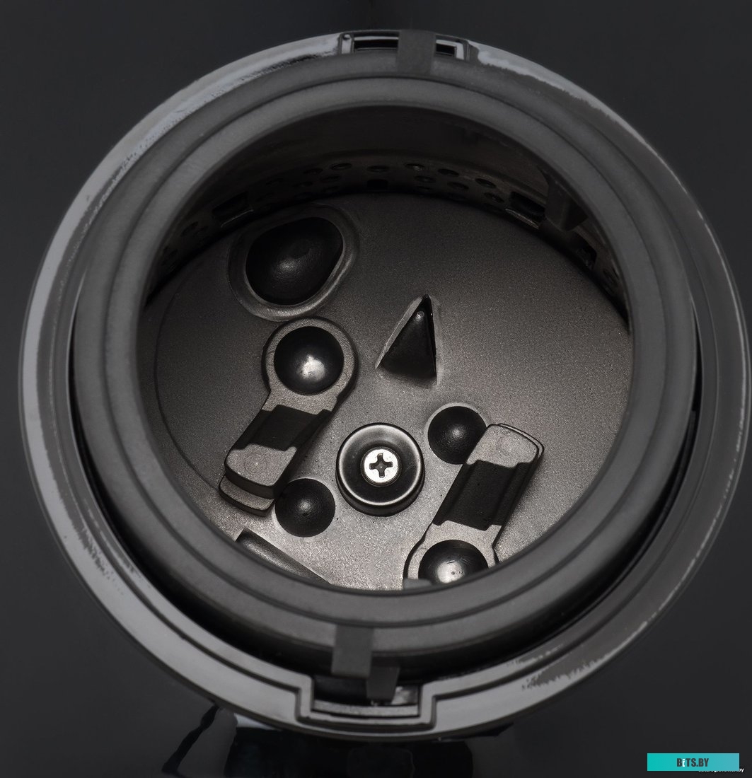 HFWD 12560 Измельчитель Hyundai HFWD 12560 560Вт черный/черный