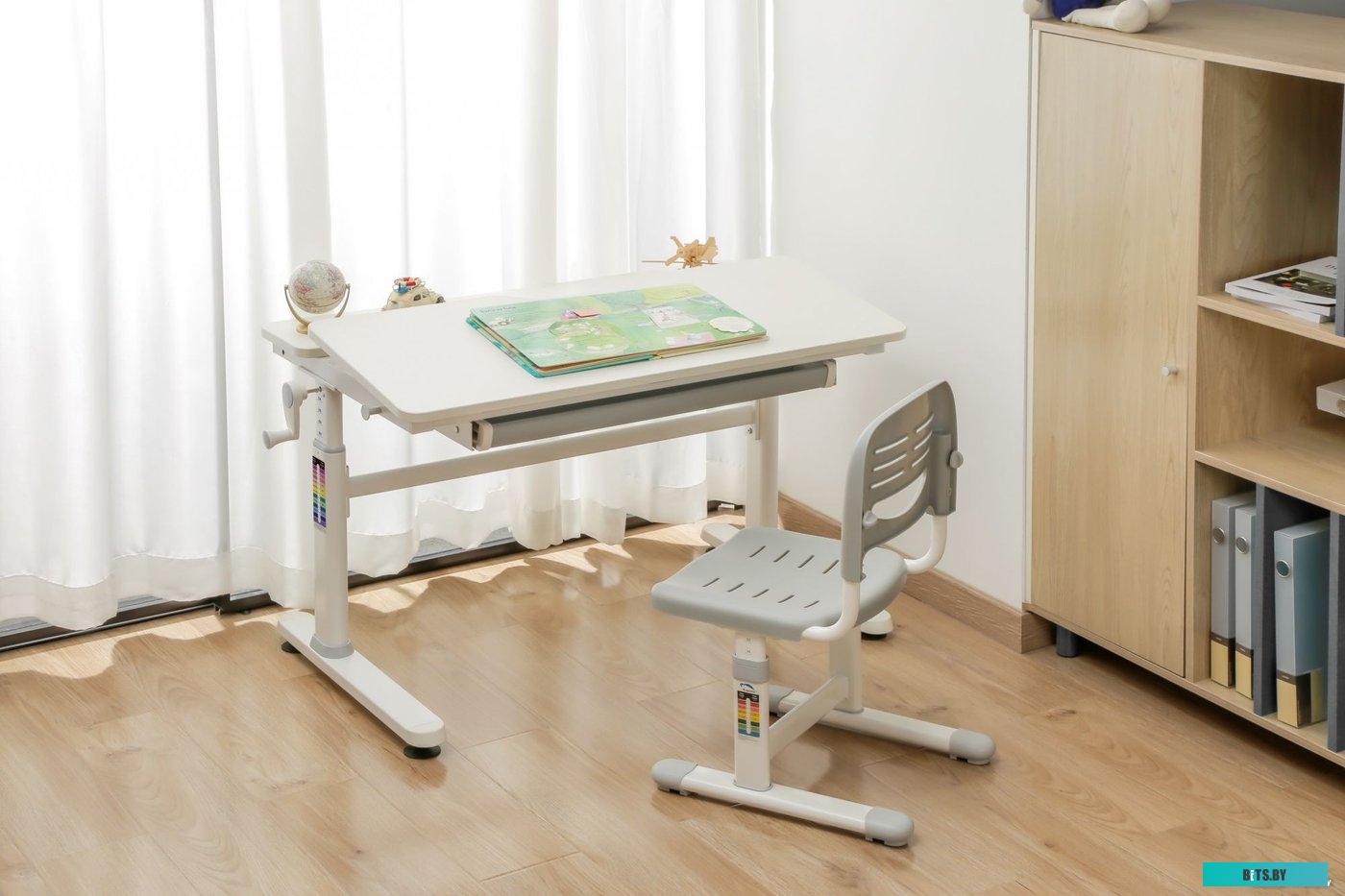 CS-KD01-LGY Стол детский Cactus CS-KD01-LGY столешница МДФ светло-серый 100x80x60см