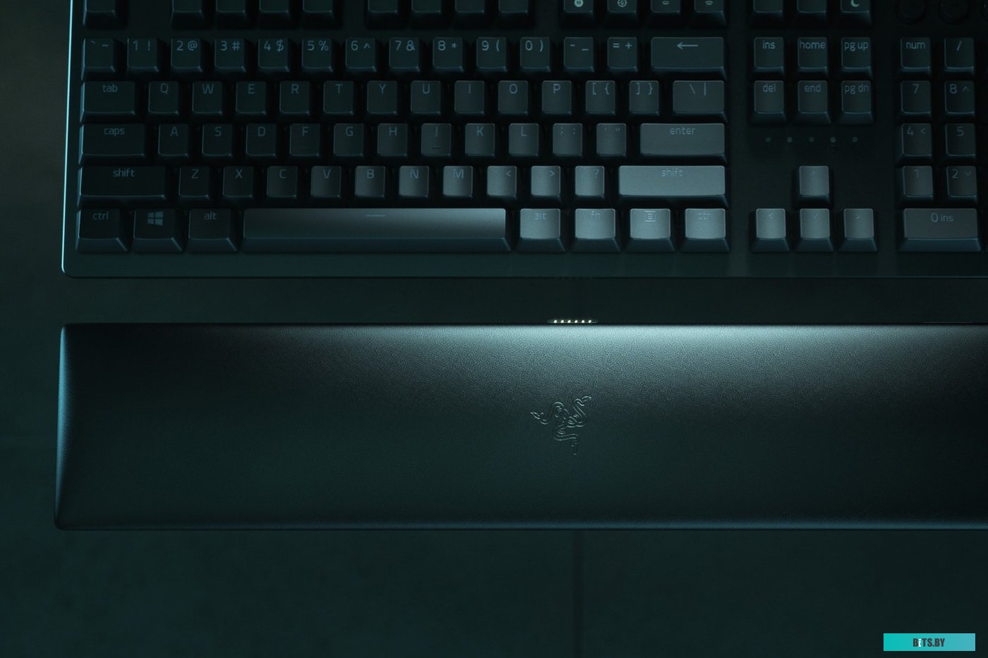 Клавиатура Razer Huntsman V2 Analog <RZ03-03610800-R3R1>