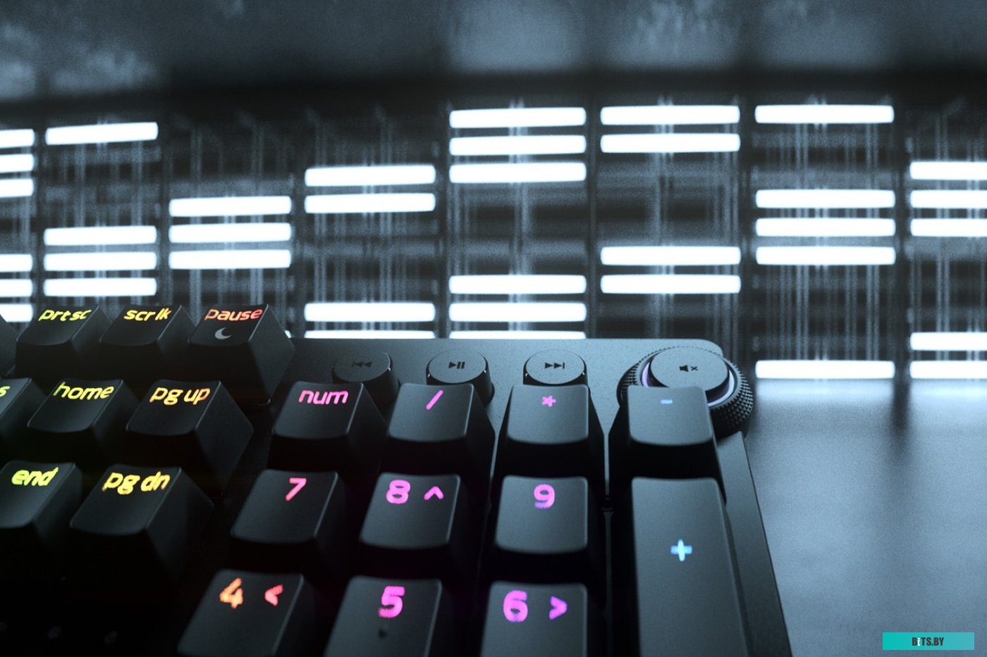 Клавиатура Razer Huntsman V2 Analog <RZ03-03610800-R3R1>
