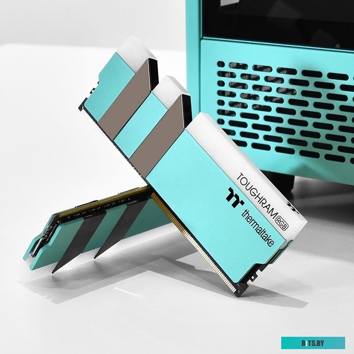 Модуль памяти Thermaltake ToughRam RGB 2x8ГБ DDR4 3600 МГц RG27D408GX2-3600C18A