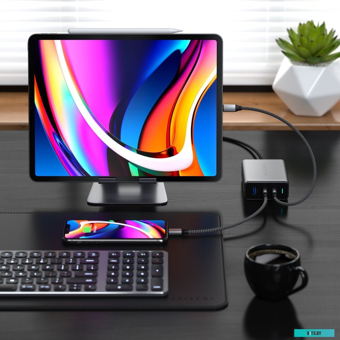Зарядное устройство Satechi ST-C200GM-EU 200W USB-C 6-Port GaN Charger