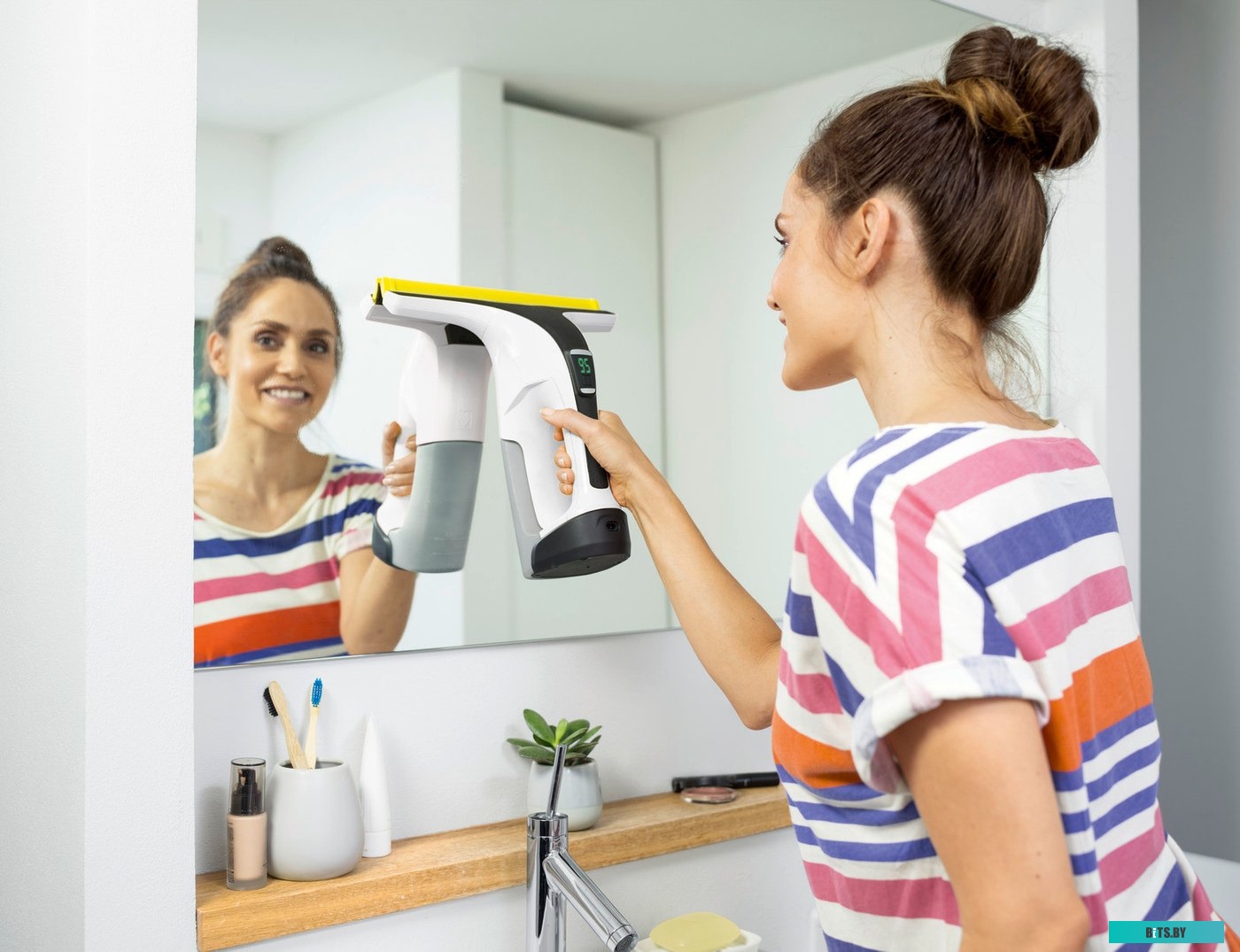 1.633-741.0 Мойщик окон Karcher WV 6 Plus шир.скреб.:280мм пит.:от аккум. белый