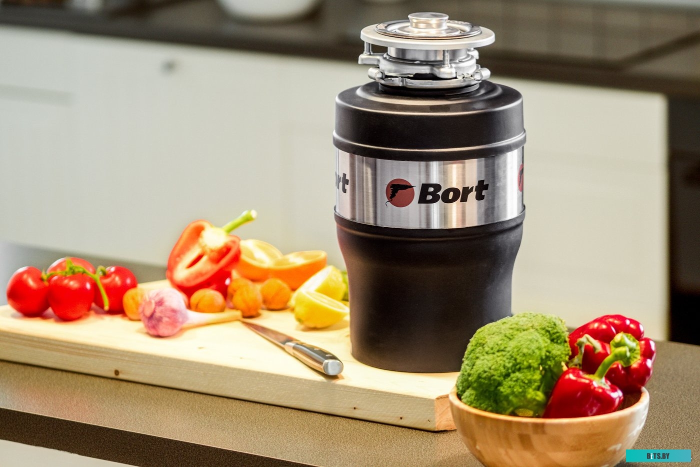 93410778 Измельчитель пищевых отходов Bort Alligator Max 560Вт черный [93410778]