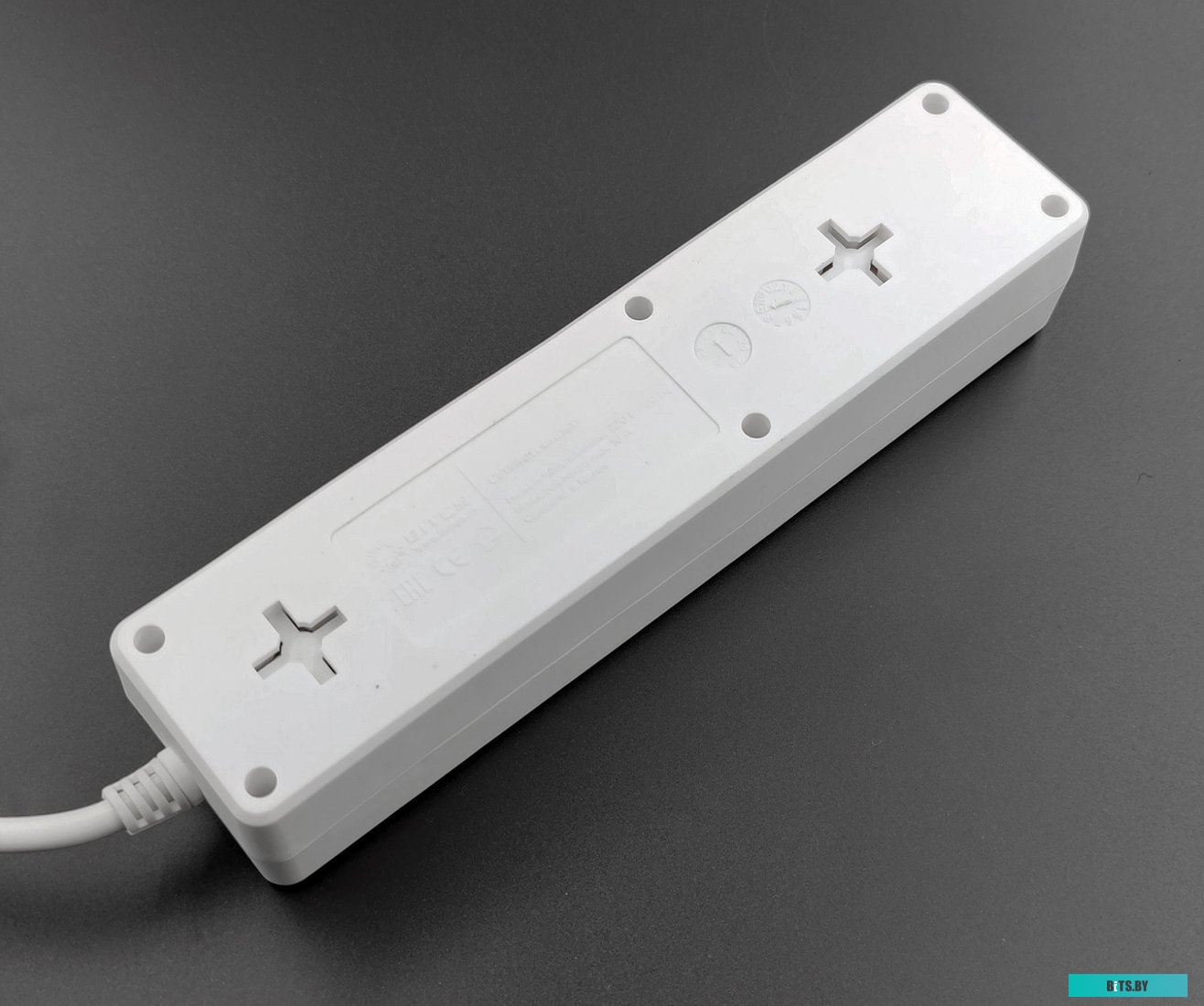 SP4W-530 Сетевой фильтр 5bites <SP4W-530> White <3м> ( 4  розетки )