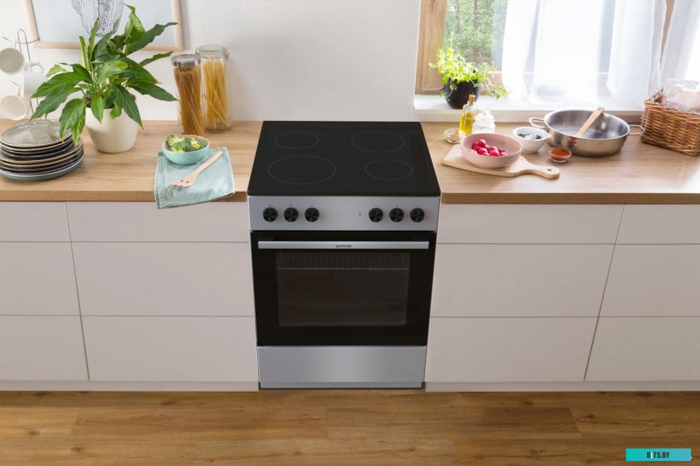 GEC6A11SG Электрическая плита Gorenje GEC6A11SG,  стеклокерамика,  без крышки,  серый