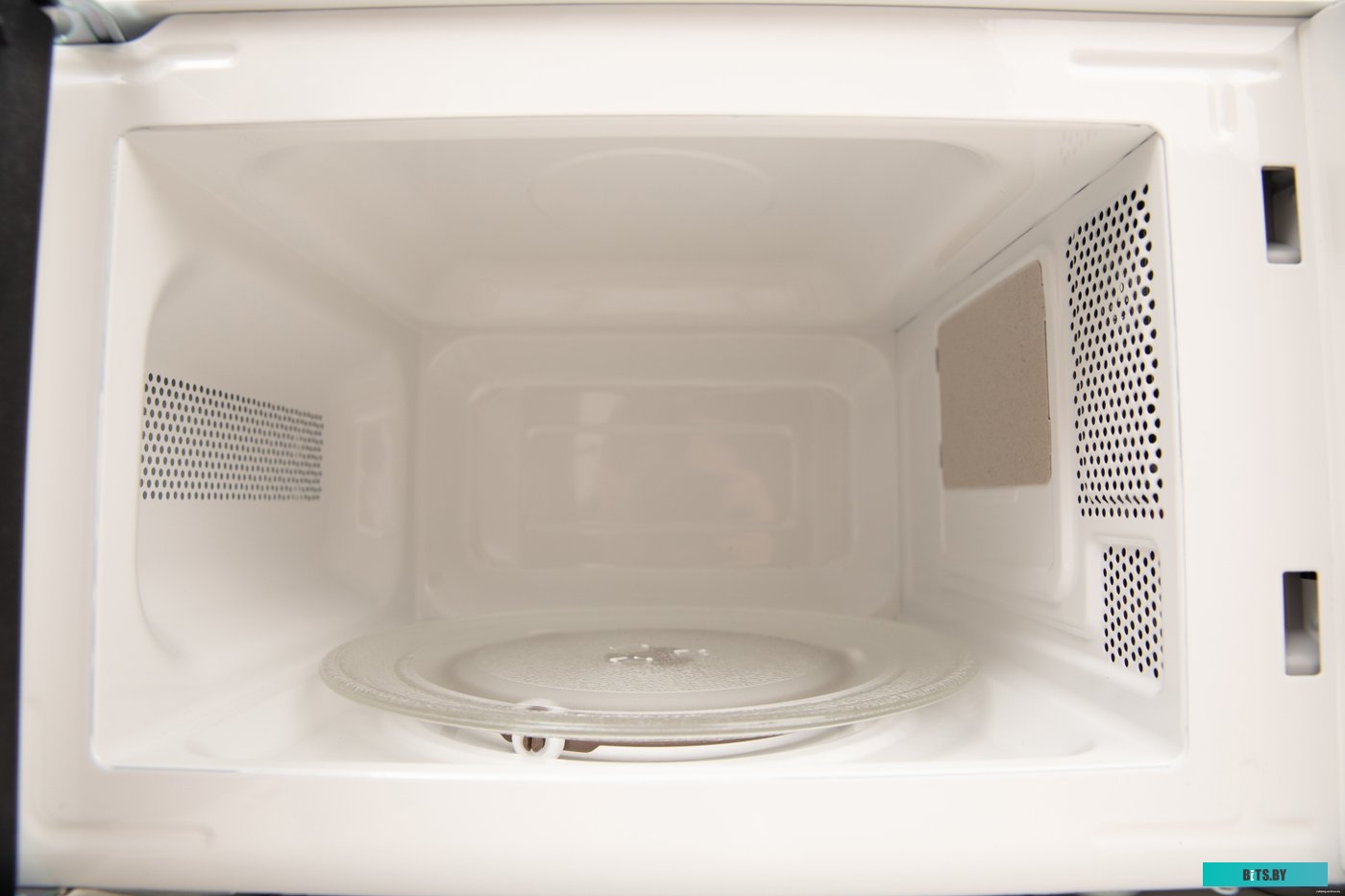 MW-70MW Микроволновая печь Making Oasis Everywhere MW-70MW