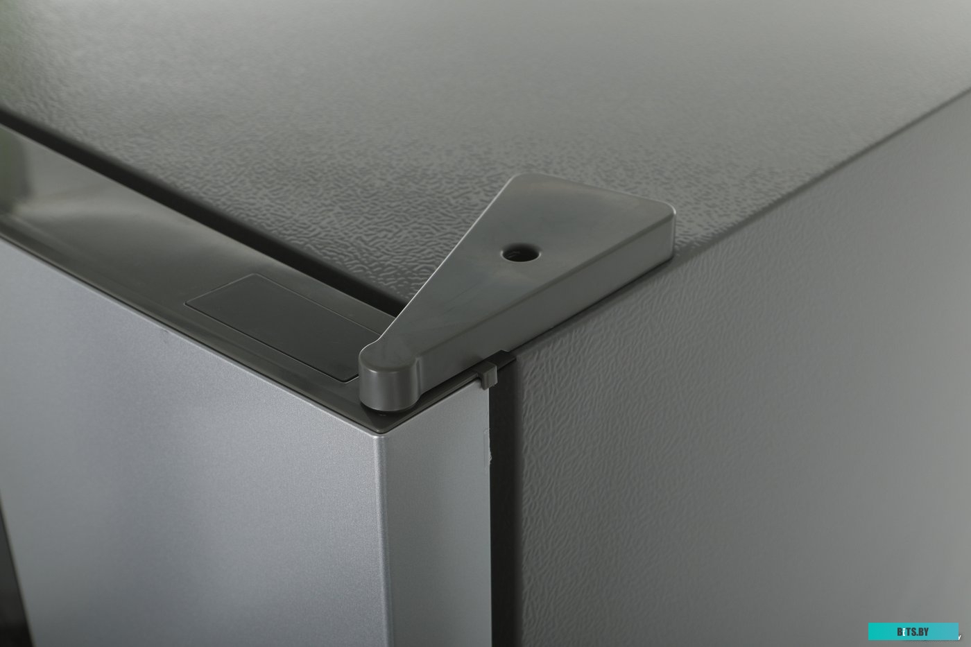 1870001 SunWind SCC356 (серебристый)