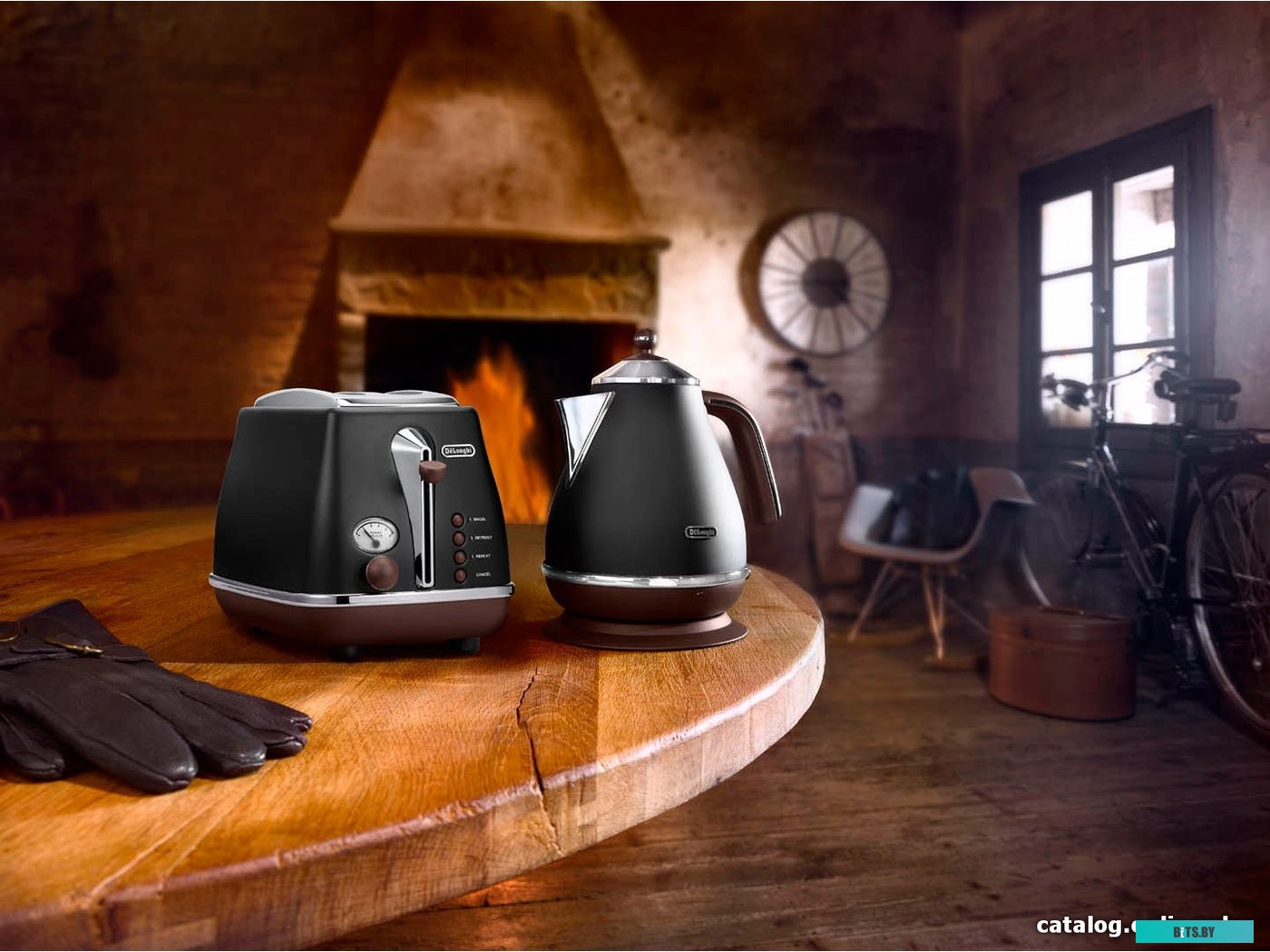 KBOV2001.BK Чайник электрический Delonghi KBOV2001.BK 1.7л. 2000Вт черный (корпус: металл)