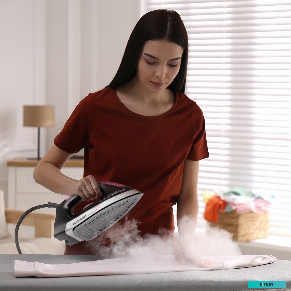 RSS-5907 Парогенератор Red Solution RSS-5907 2400Вт черный/фиолетовый