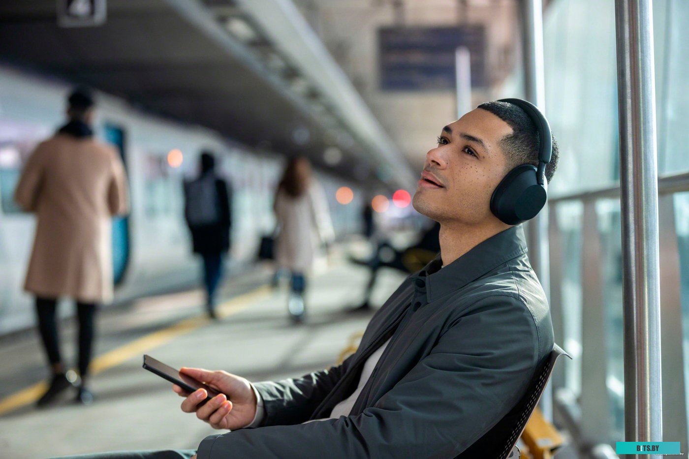 WH1000XM5/B Гарнитура мониторные Sony WH-1000XM5 1.2м черный беспроводные bluetooth оголовье (WH1000XM5/B)