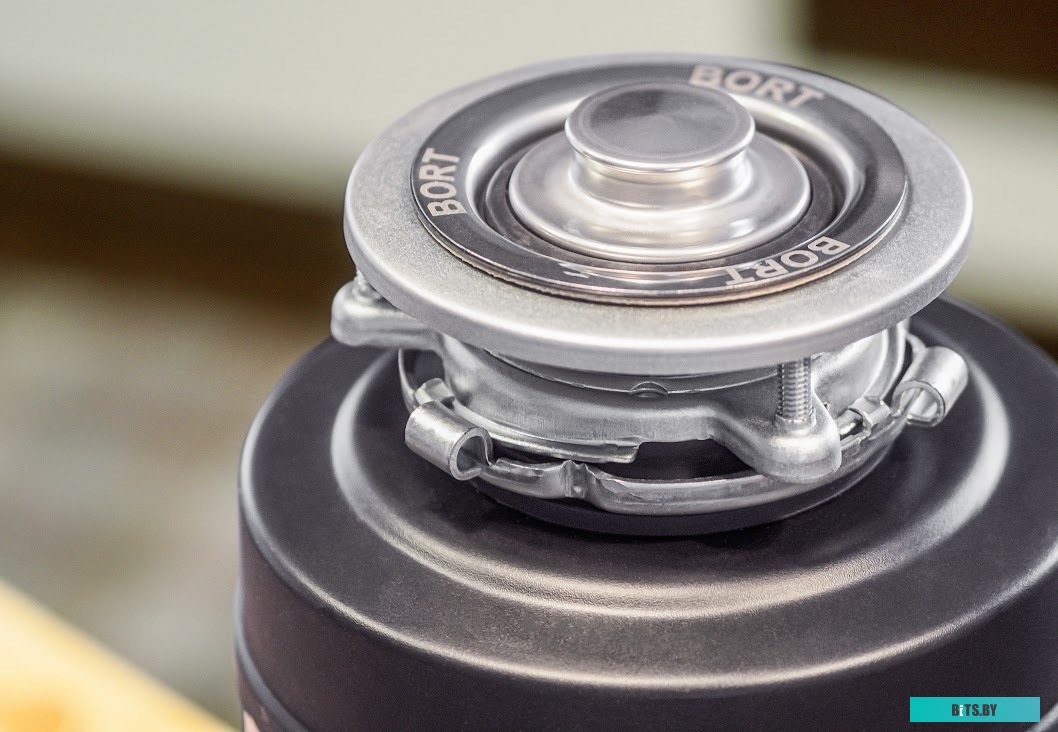 93410266 Измельчитель пищевых отходов Bort Titan Max Power FullControl 780Вт черный [93410266]