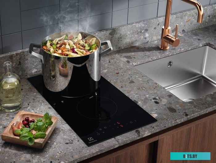 LHR3233CK Варочная поверхность Electrolux LHR3233CK черный