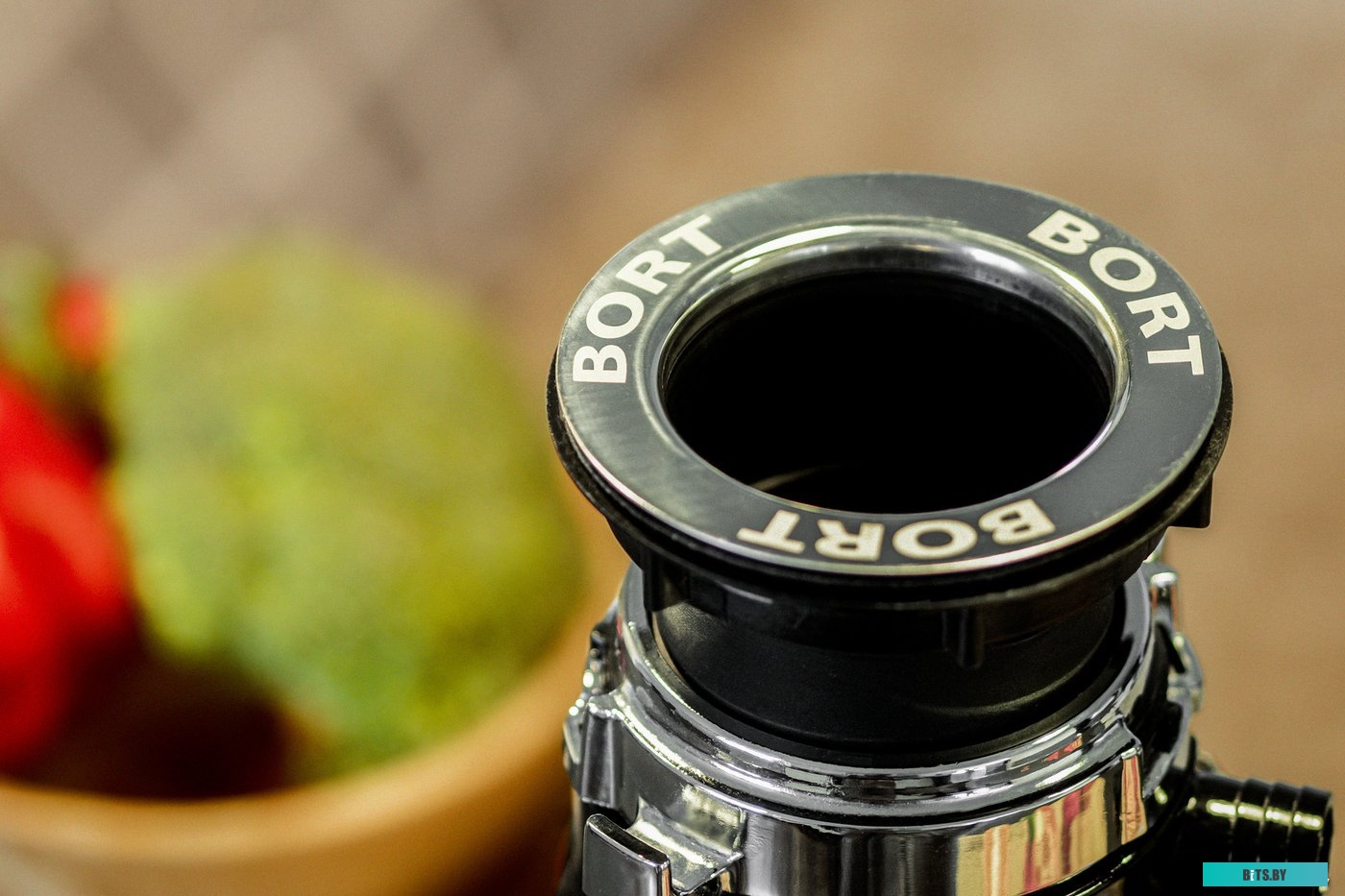 91275752 Измельчитель Bort Master Eco 390Вт черный