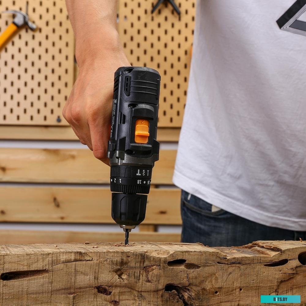 Дрель-шуруповерт Deko GCD12DU3 SET4 063-4038 (с 2-мя АКБ, кейс, набор оснастки)