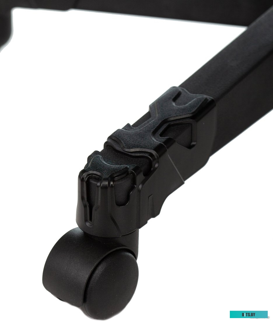 Кресло Бюрократ ZOMBIE GAME 17 CARBO (черный)