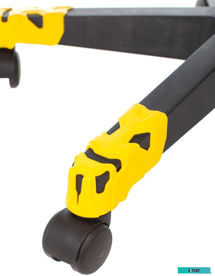 Кресло Бюрократ ZOMBIE GAME 17 RED (черный/красный)