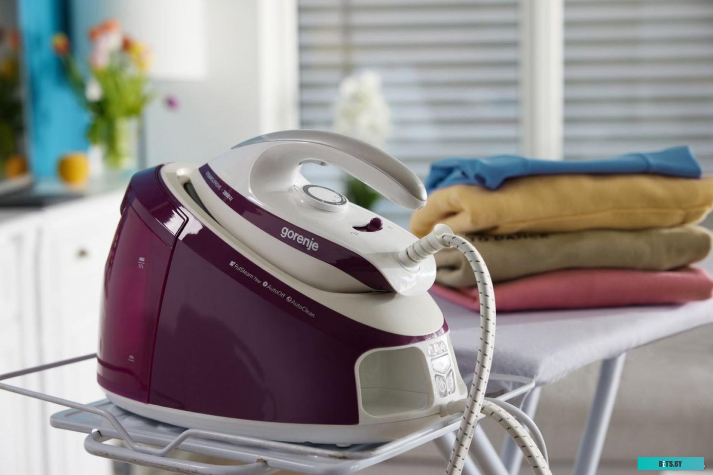 SGD2800WV Парогенератор Gorenje SGD2800WV 2200Вт фиолетовый