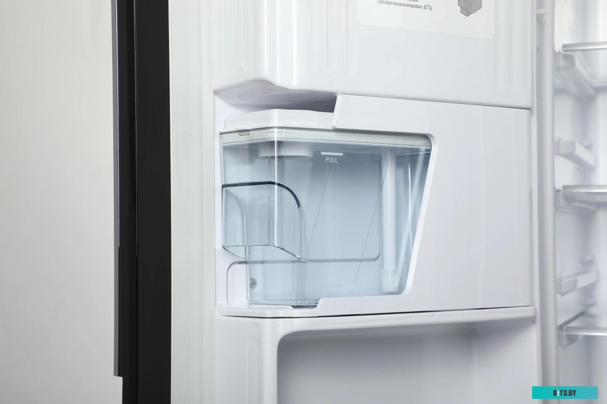 R-W660PUC7 GBK Холодильник Hitachi R-W660PUC7 GBK 2-хкамерн. черный стекло