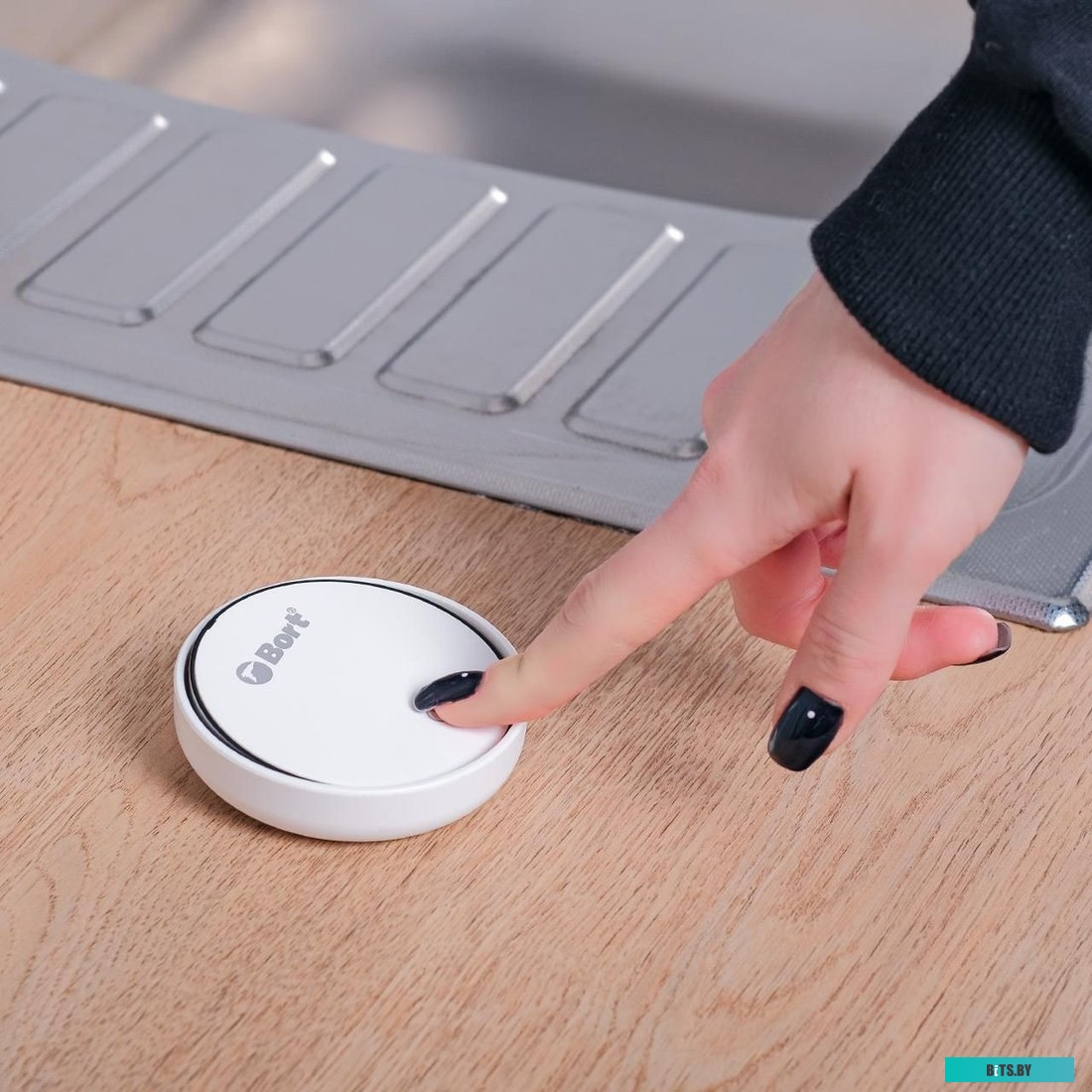 93417999 Измельчитель пищевых отходов Bort Master Eco Control 390Вт черный [93417999]