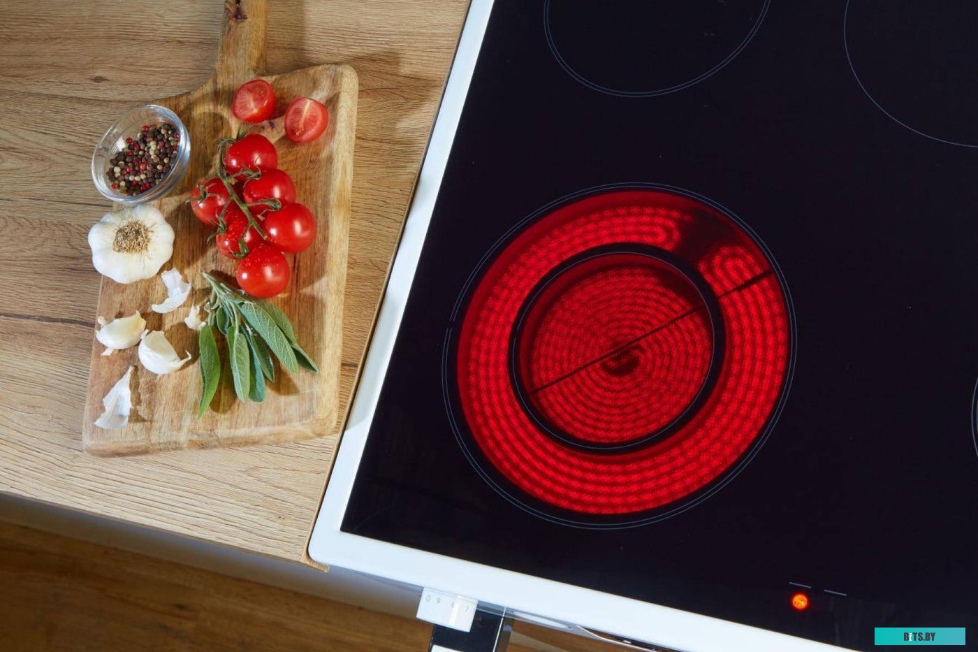 GEC5A12WG-B Электрическая плита Gorenje GEC5A12WG-B,  стеклокерамика,  без крышки,  белый